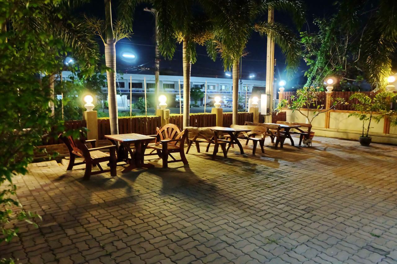 Siam House Interplace Лопбури Экстерьер фото