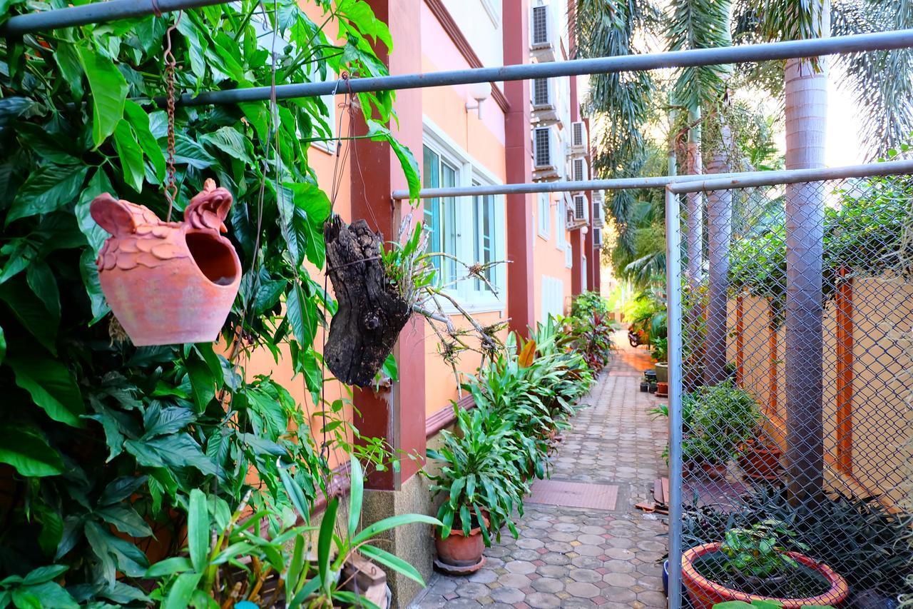 Siam House Interplace Лопбури Экстерьер фото