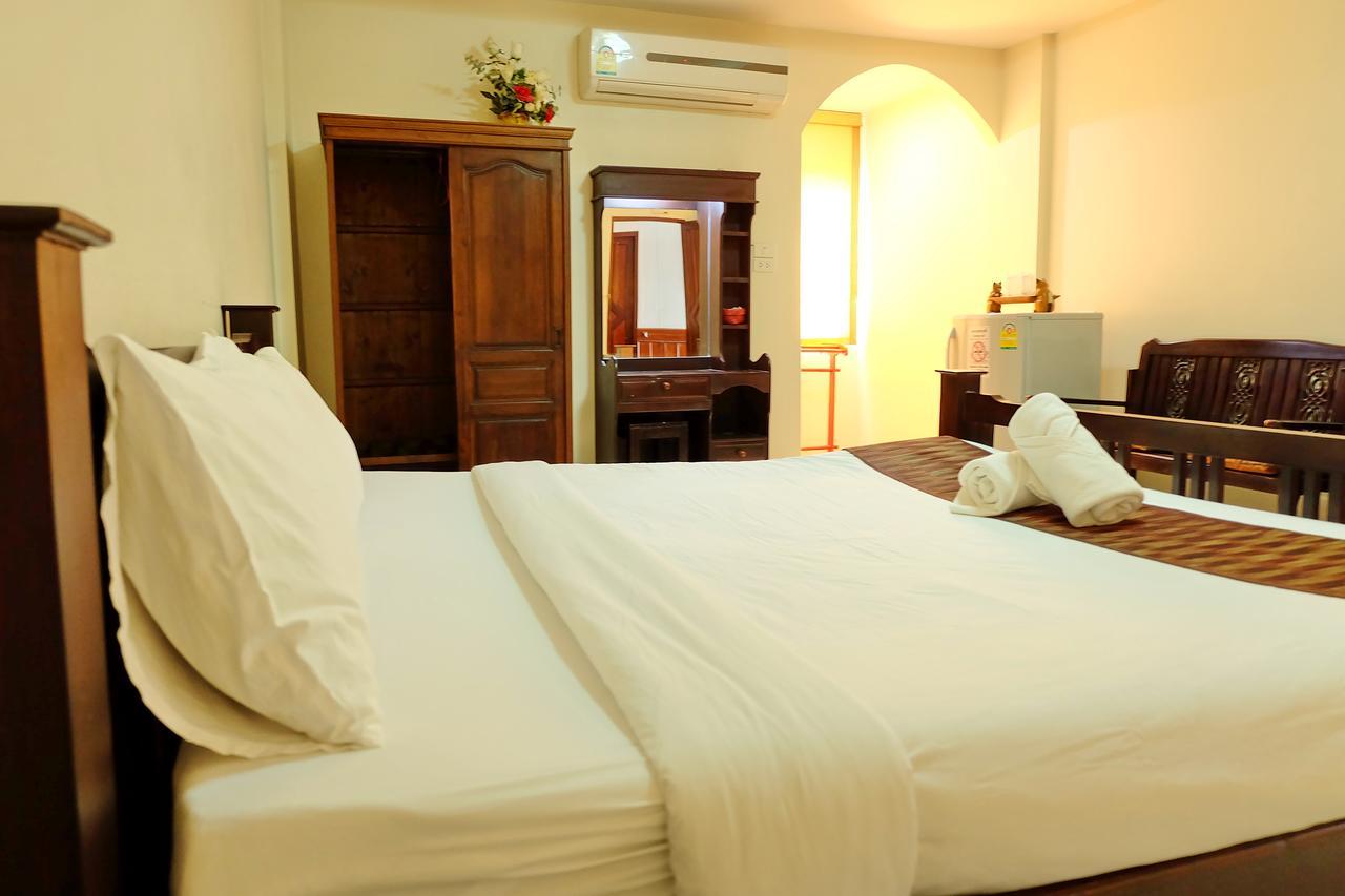 Siam House Interplace Лопбури Экстерьер фото