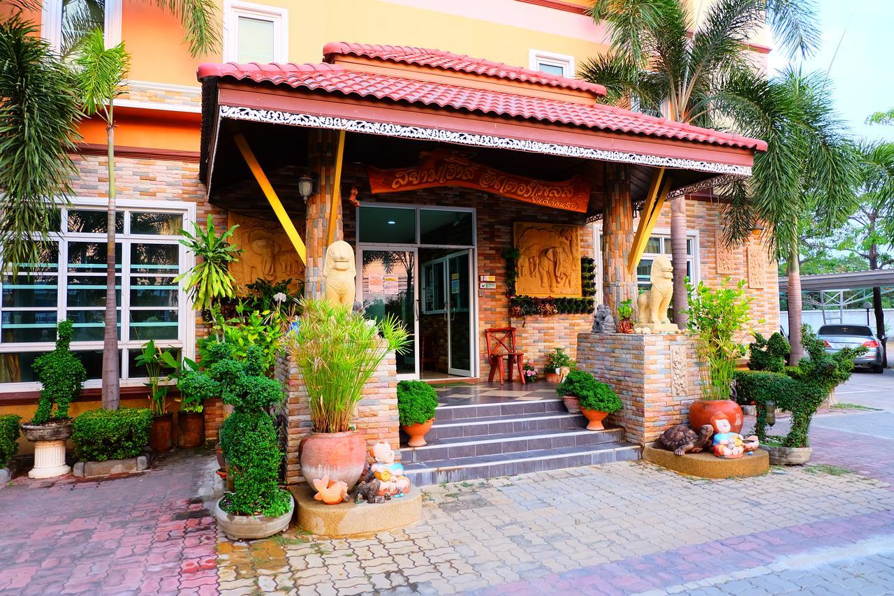 Siam House Interplace Лопбури Экстерьер фото